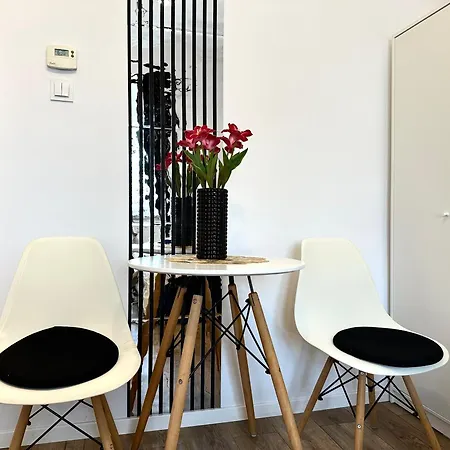 Nowa 8 - 1000m Main Square * Wrocław