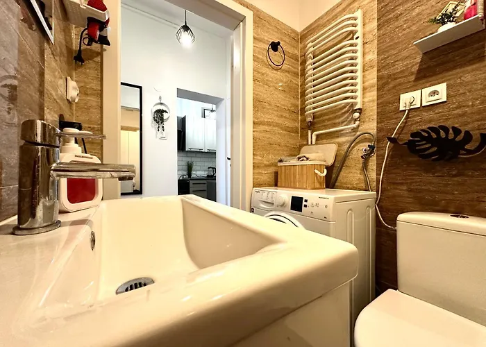 Nowa 8 - 1000m Main Square Apartman