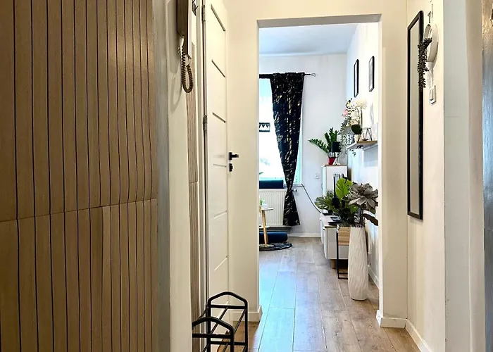 Nowa 8 - 1000m Main Square Apartman